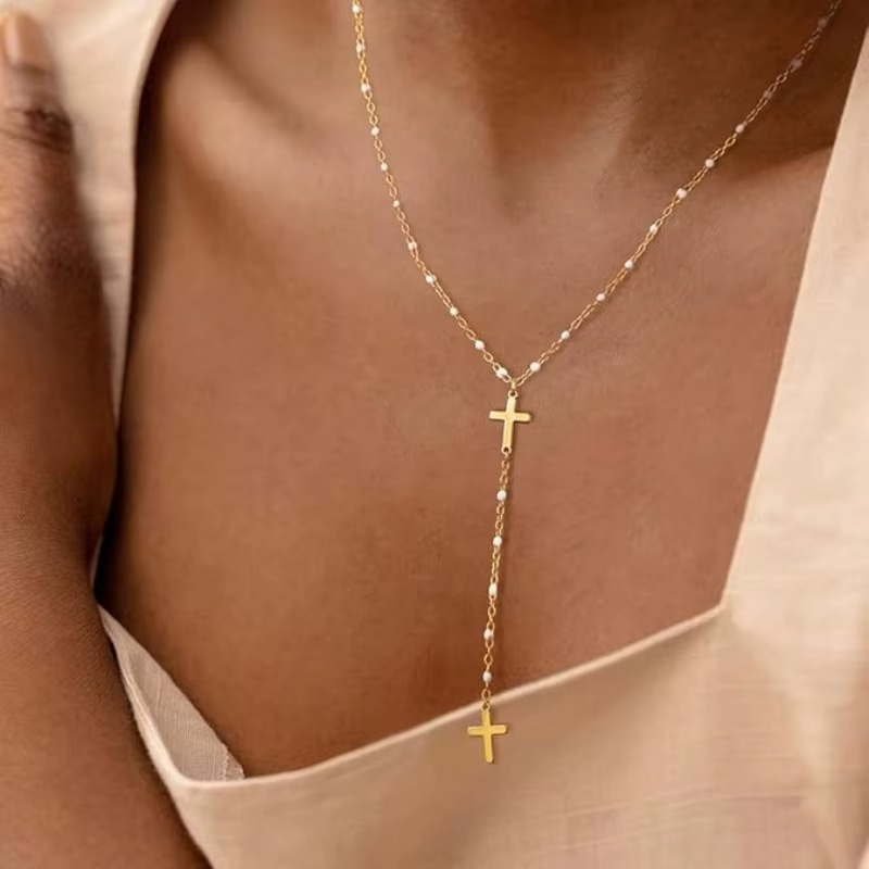 Collier croix Divine — Élégance et Foi réunies